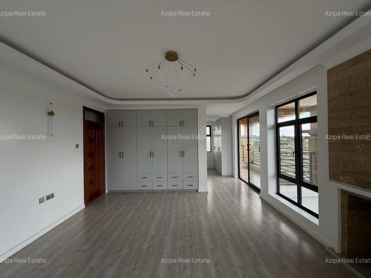 4 Bed Townhouse with En Suite at Namanga Road - 5