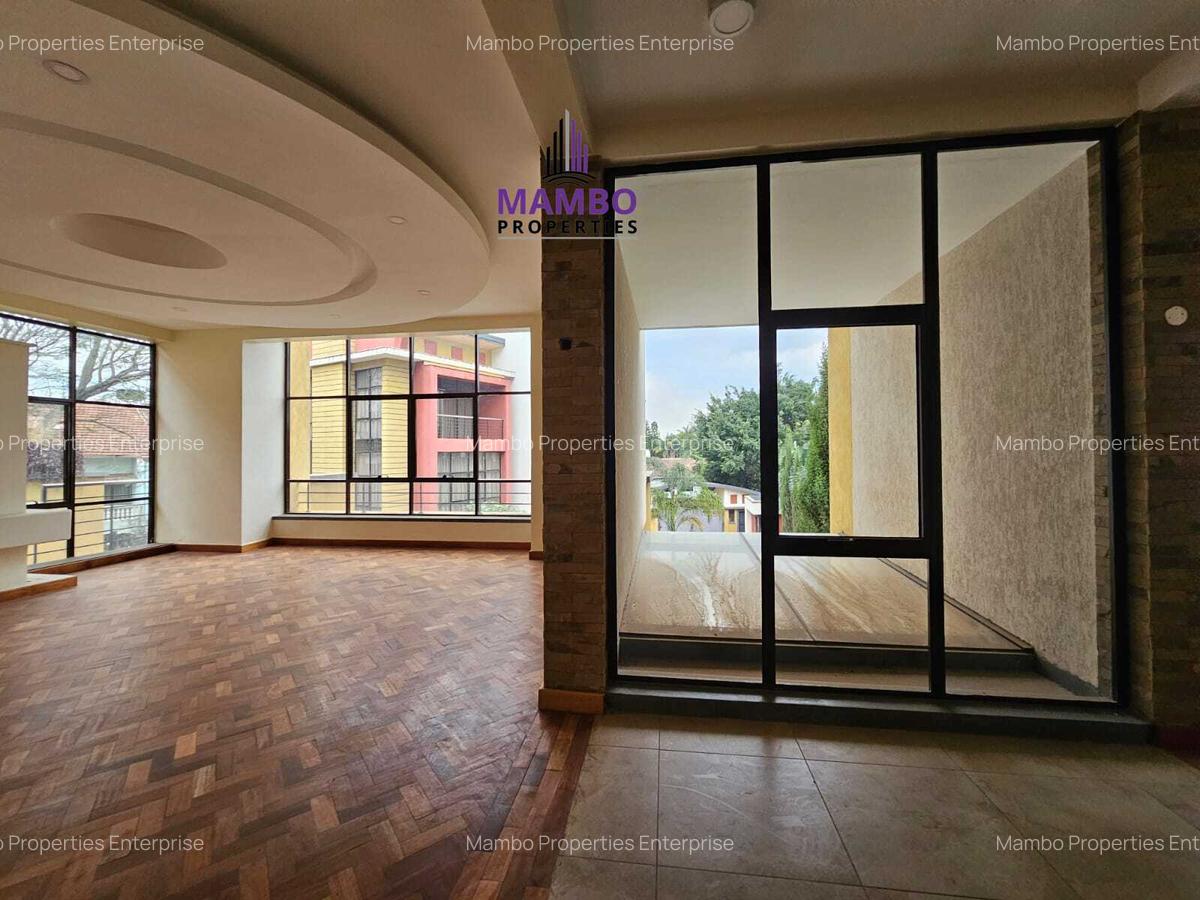 5 Bed Townhouse with En Suite at Lavington - 18