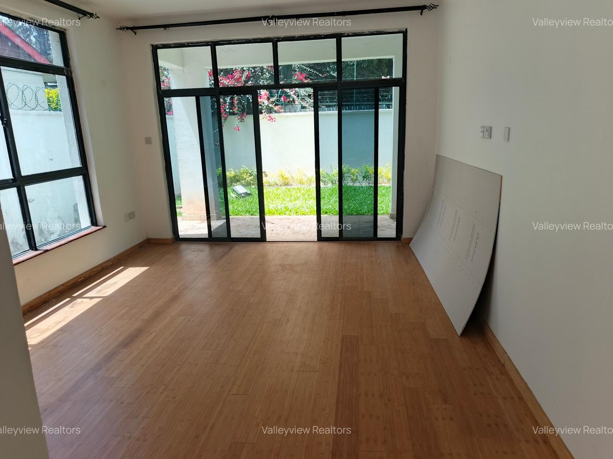 4 Bed Townhouse with En Suite at Lavington - 2