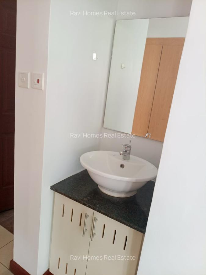 3 Bed Apartment with En Suite in Kilimani - 4