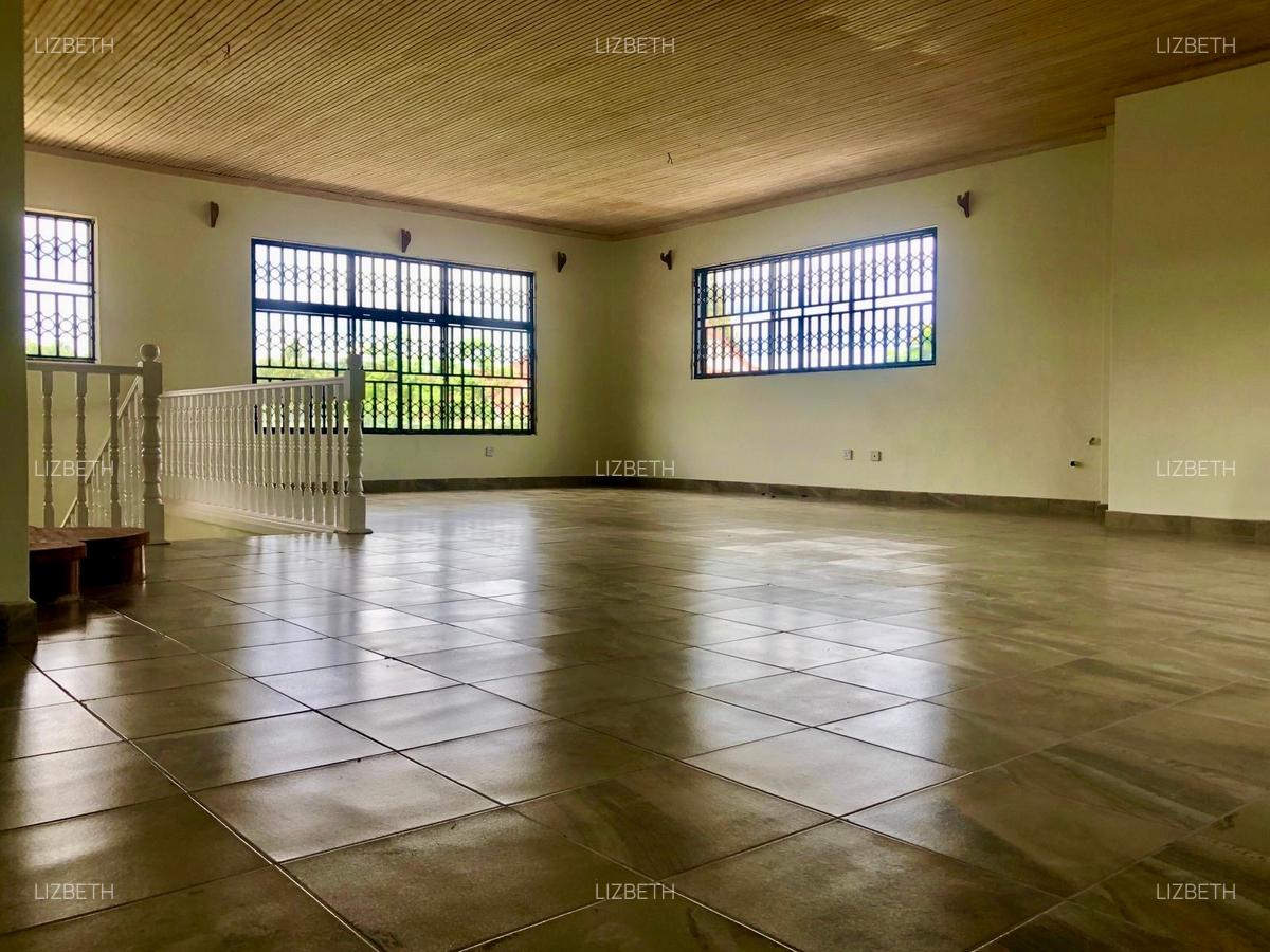 7 Bed House with Garden at Mayor Road - 4