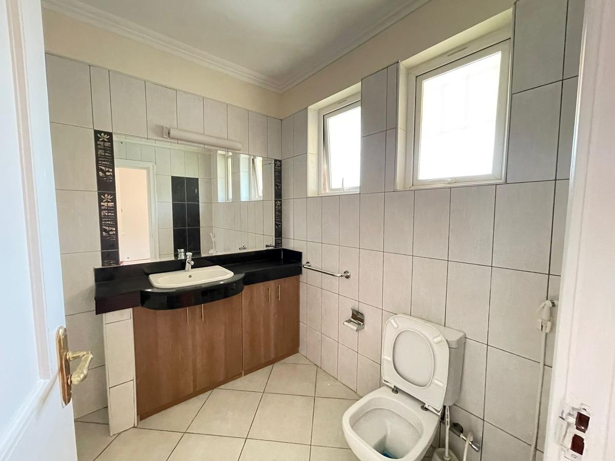 4 Bed Townhouse with En Suite at Grevillea Groove - 12