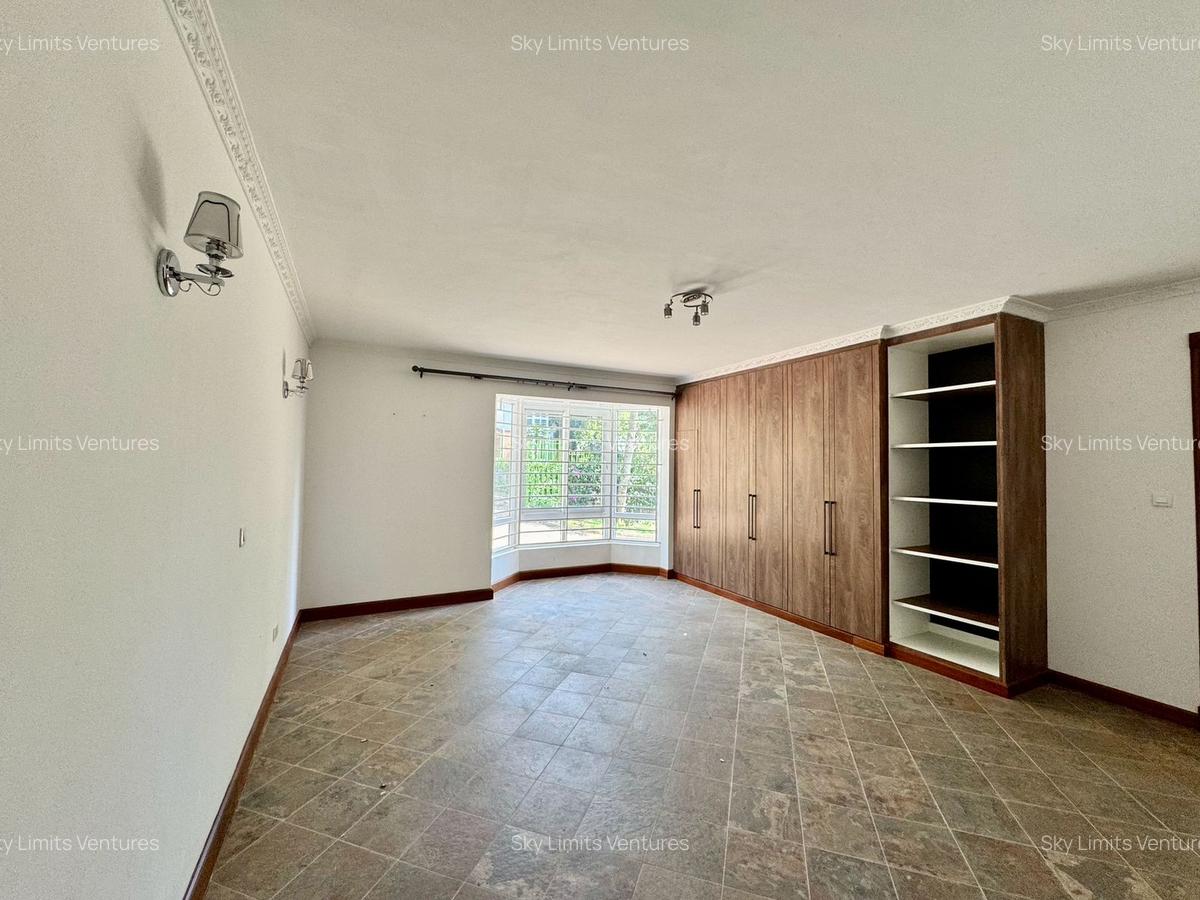 5 Bed Townhouse with Staff Quarters in Rosslyn - 9