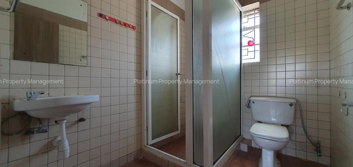 3 Bed Apartment with En Suite at Forest Lane - 16