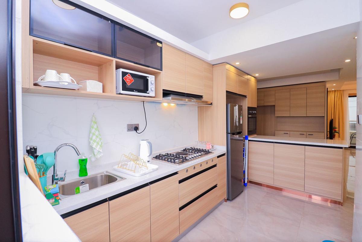 3 Bed Apartment with En Suite in Riverside - 2