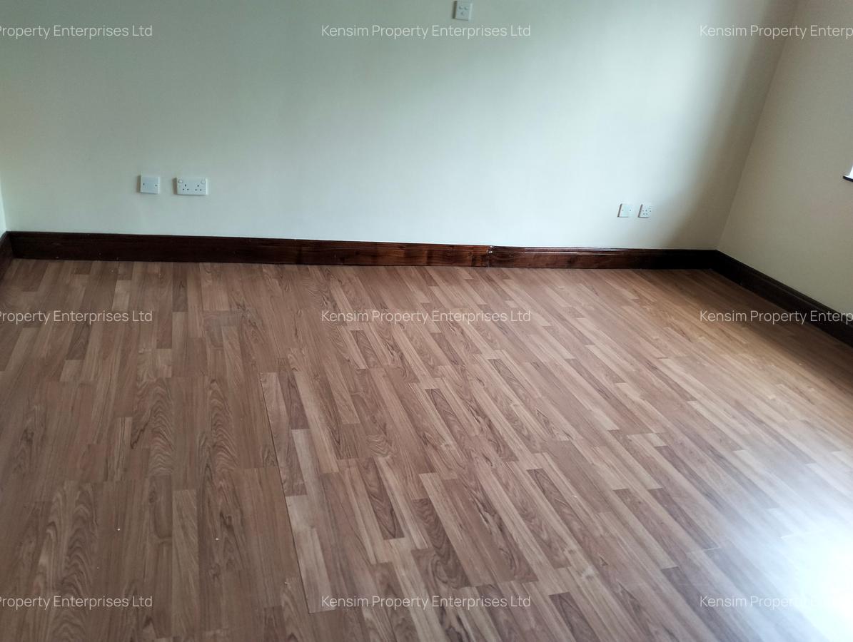 5 Bed Townhouse with En Suite in Westlands Area - 13