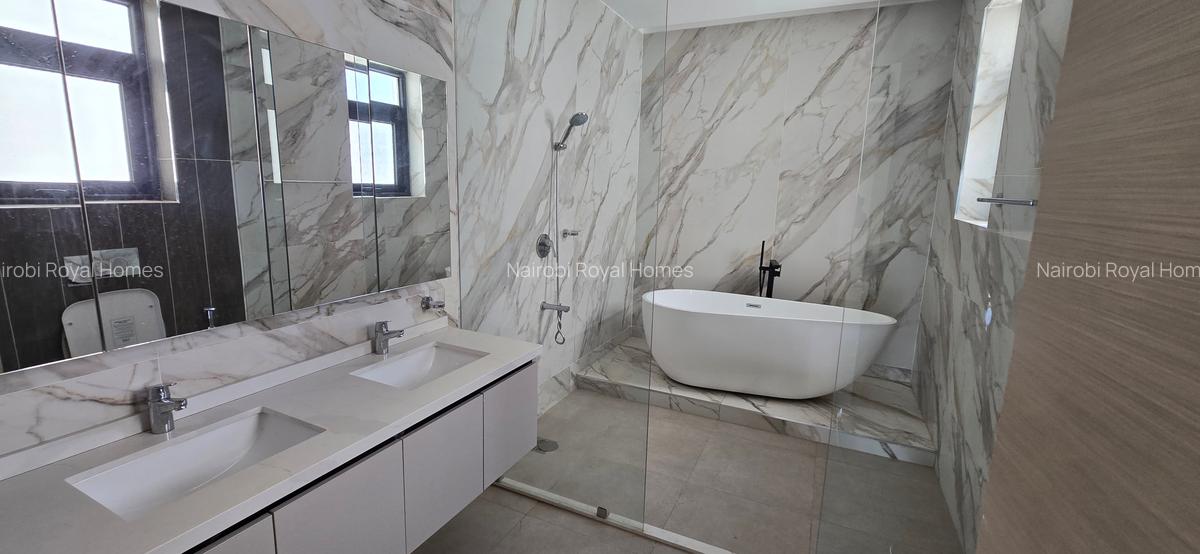 5 Bed Townhouse with En Suite at Lavington Green - 14