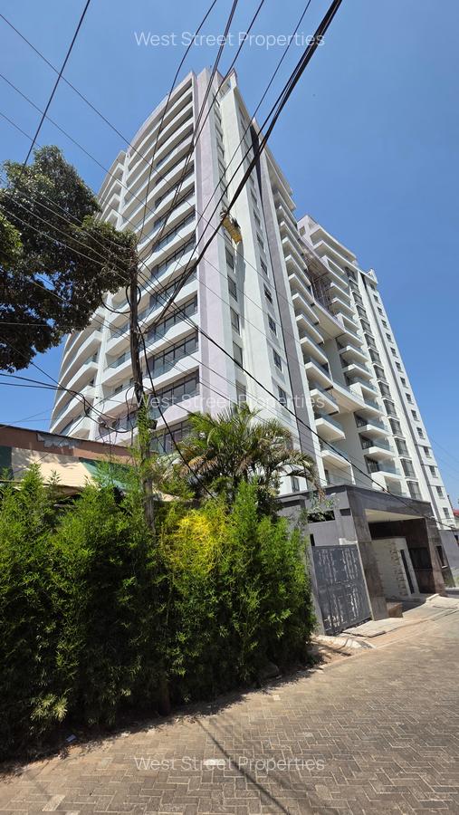 4 Bed Apartment with En Suite at Riverside Drive - 14