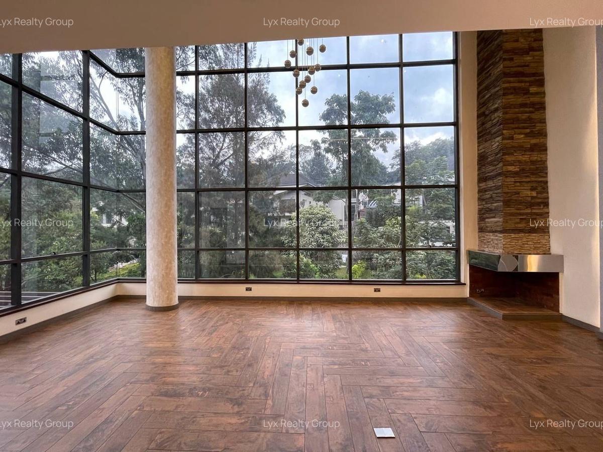 5 Bed Villa with En Suite in Spring Valley - 7