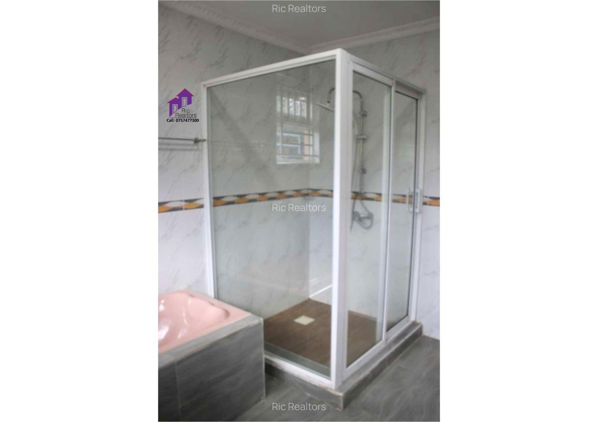 5 Bed Townhouse with En Suite at Rhino Park Road - 20