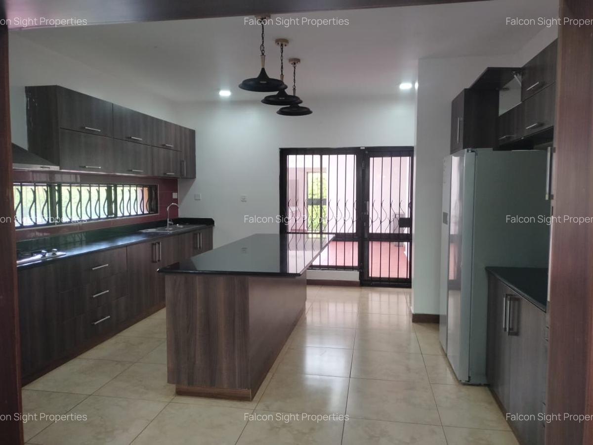 4 Bed Townhouse with Swimming Pool at Few Minutes Drive To Roslyn Academy And Gigiri - 4