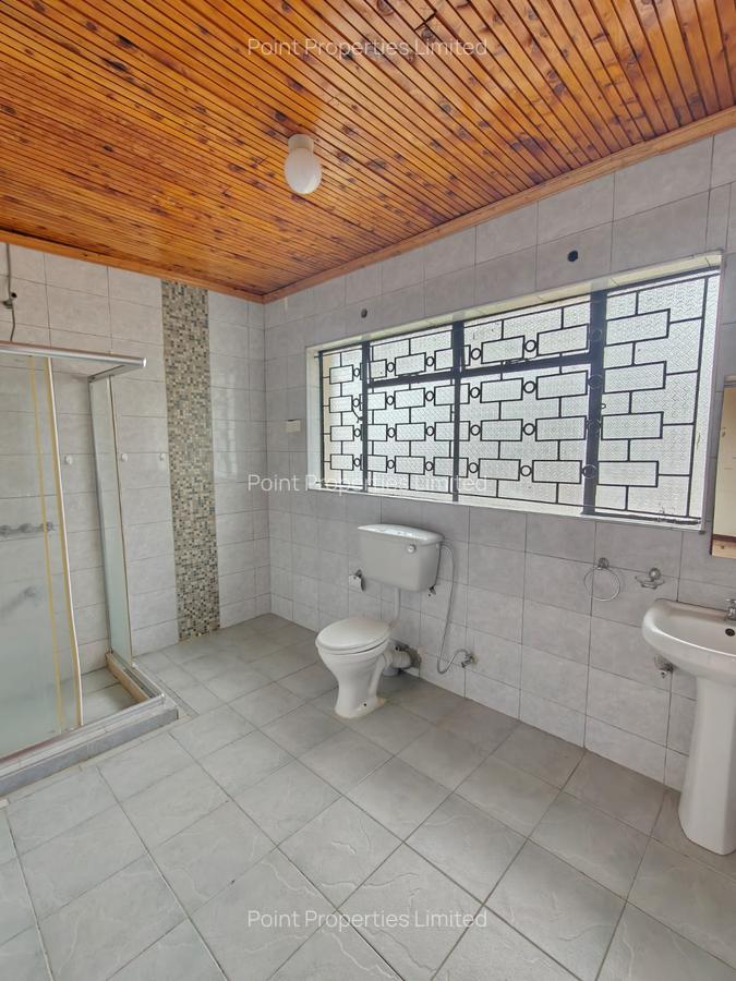 6 Bed Villa with En Suite in Karen - 14