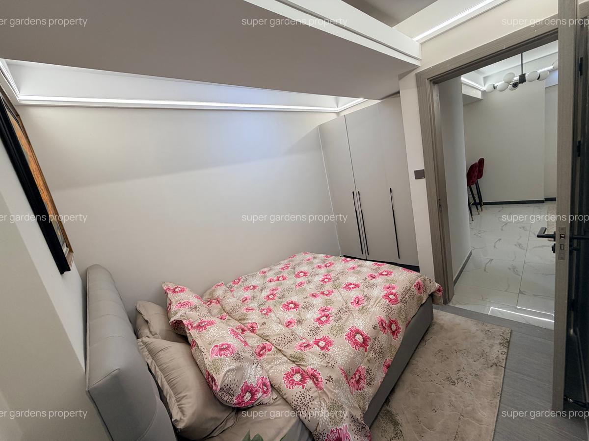 Serviced 2 Bed Apartment with En Suite at Wood Avenue - 8