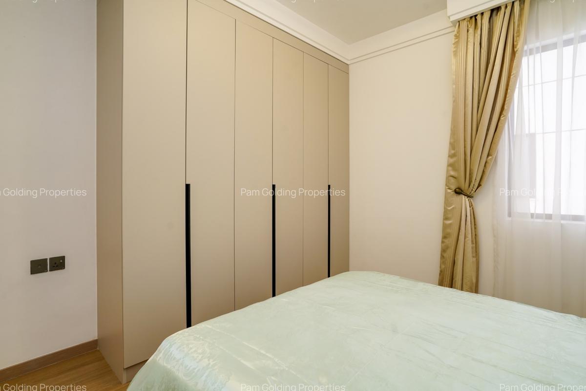 Furnished 3 Bed Apartment with En Suite at Riverside Drive - 11