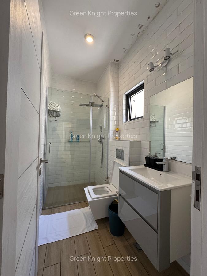 Serviced Studio Apartment with En Suite in Lavington - 5