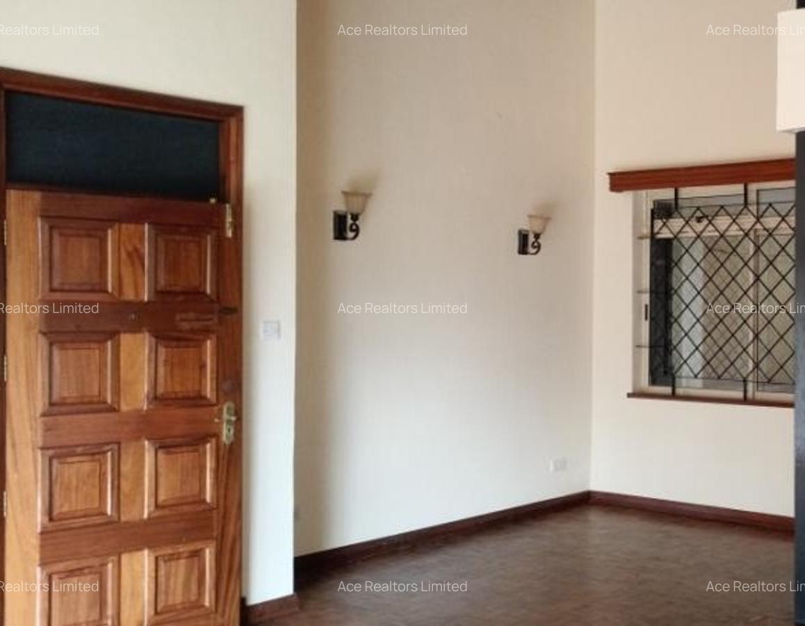 10 Bed Apartment with En Suite at Sports Road - 6