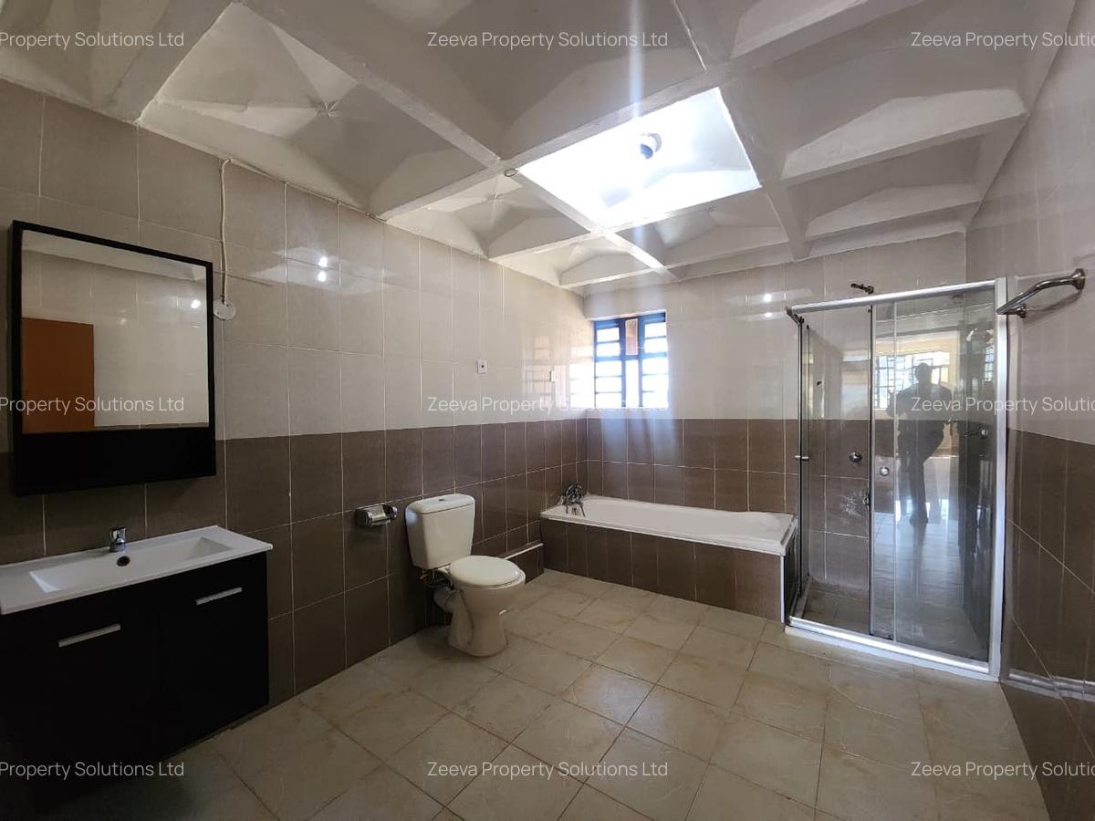 4 Bed House with En Suite in Runda - 18