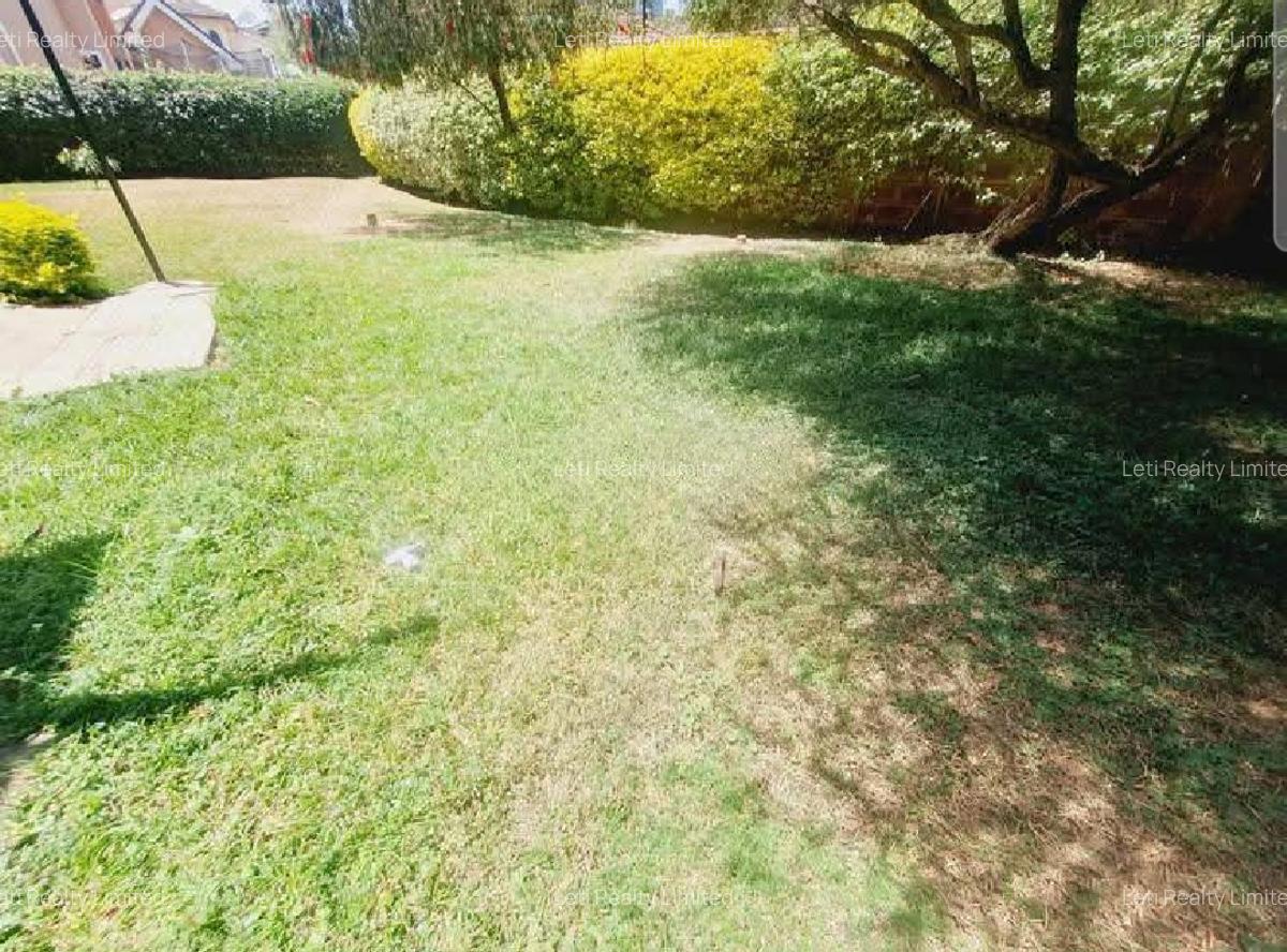 5 Bed Townhouse with En Suite in Lavington - 2