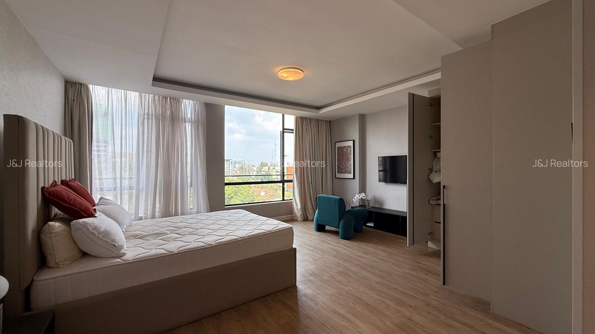 Furnished 2 Bed Apartment with En Suite in Brookside - 14