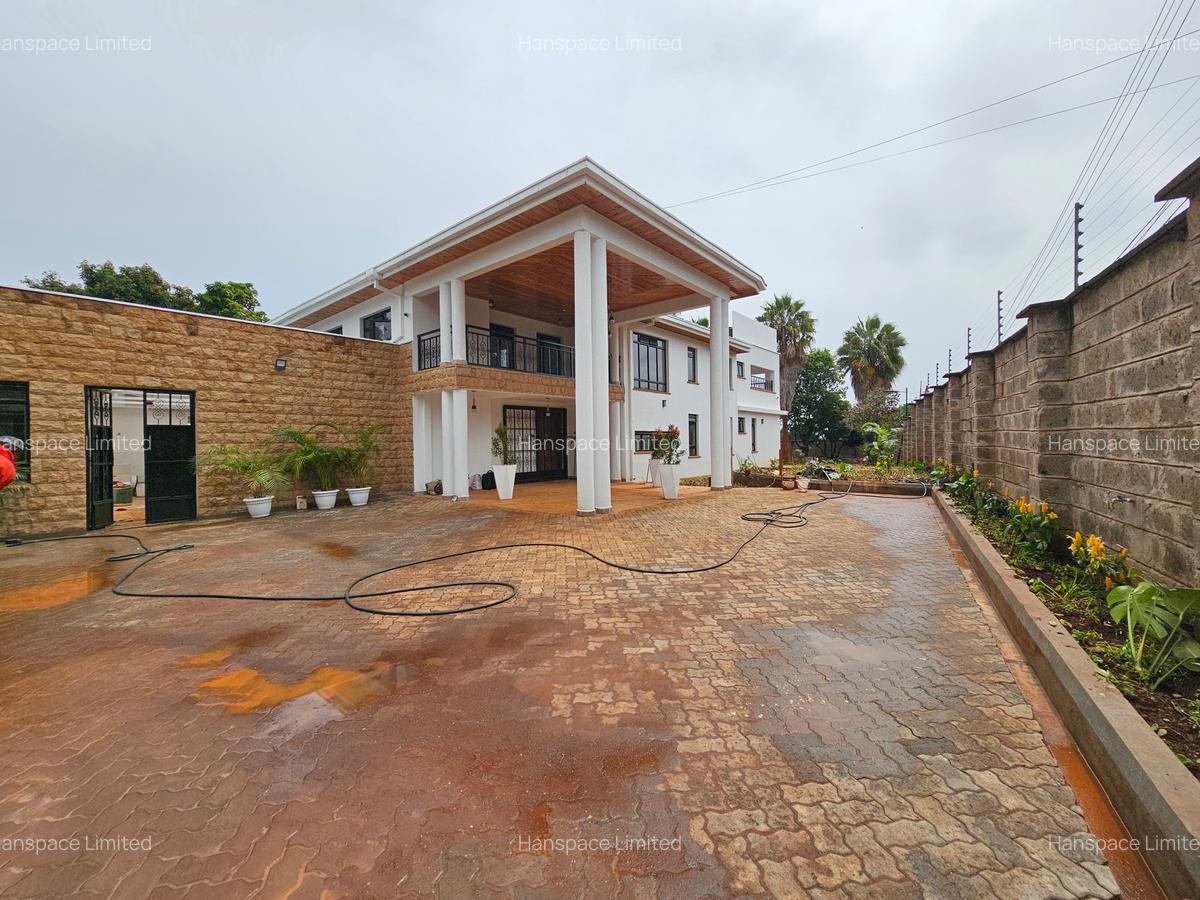 5 Bed Villa with En Suite in Runda - 4