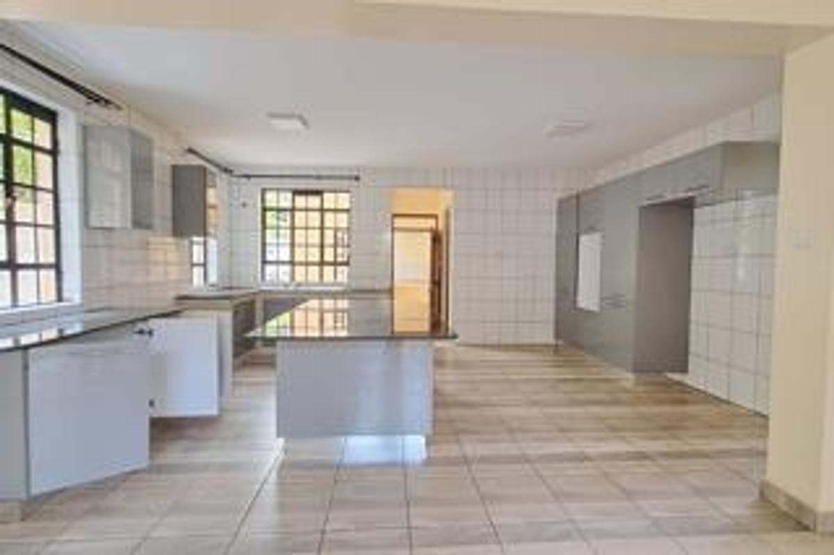 5 Bed Townhouse with En Suite at Kyuna - 5