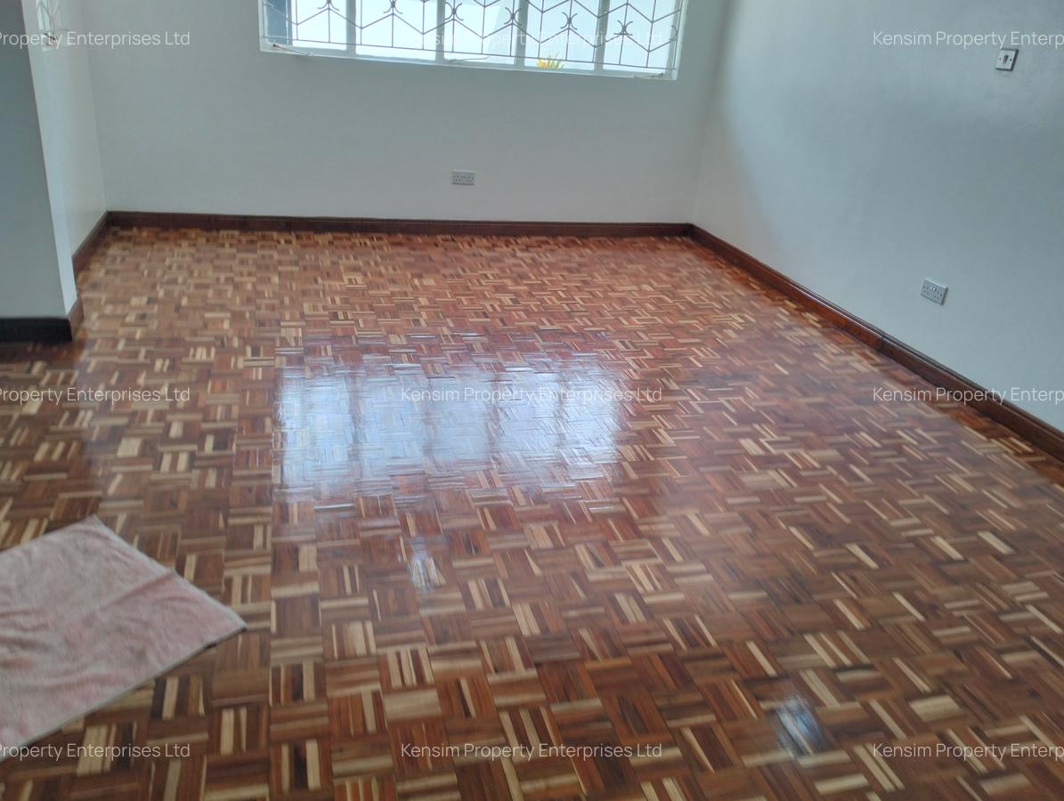 4 Bed Townhouse with En Suite in Lavington - 10