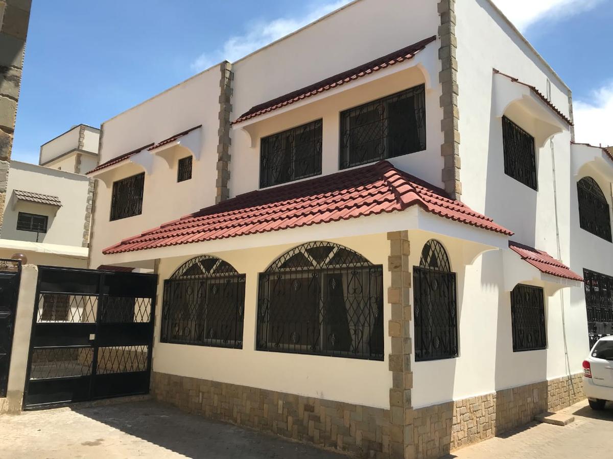 4 Bed House with En Suite at Nyali Mombasa - 5