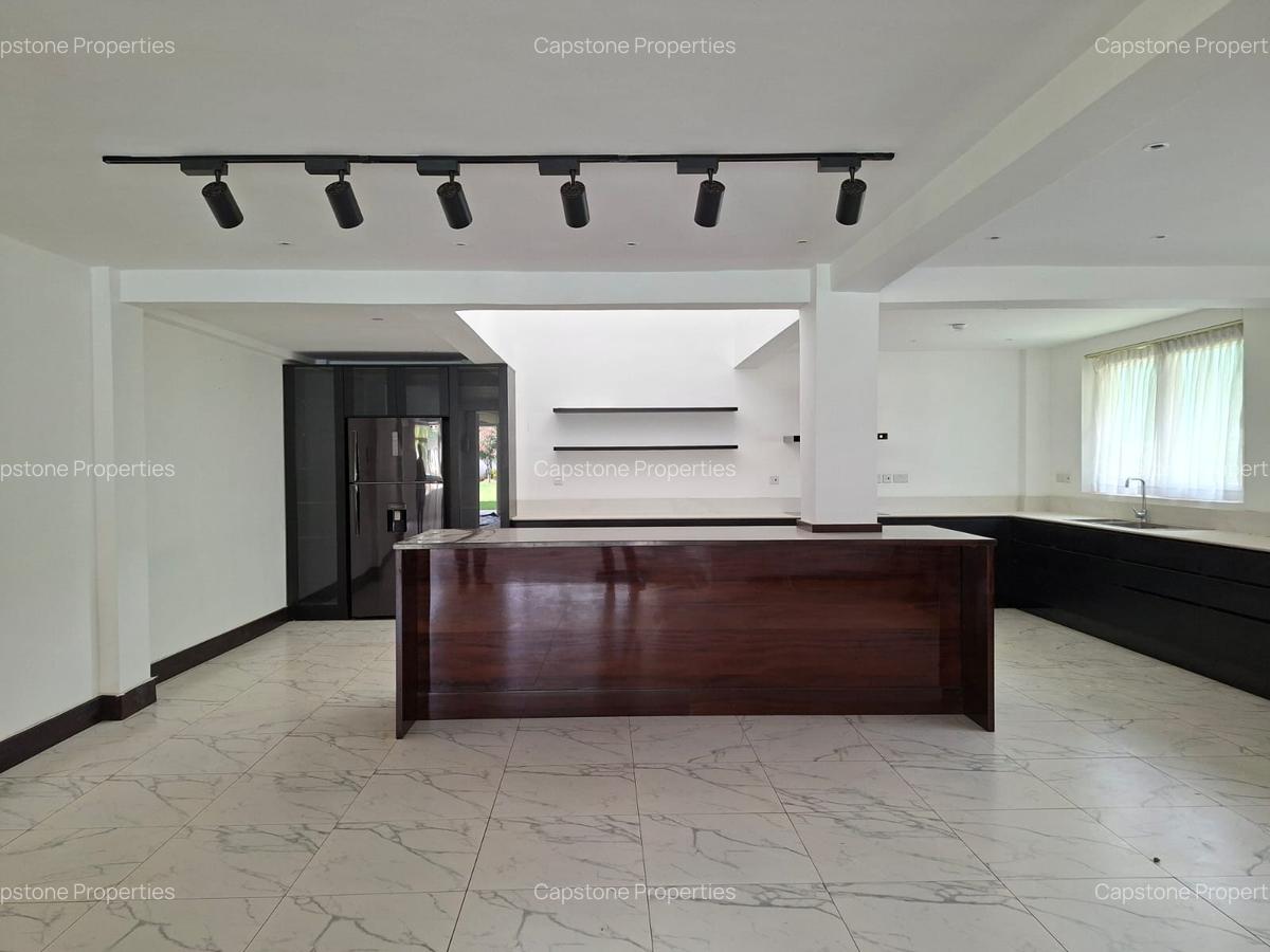 5 Bed House with En Suite in Runda - 17