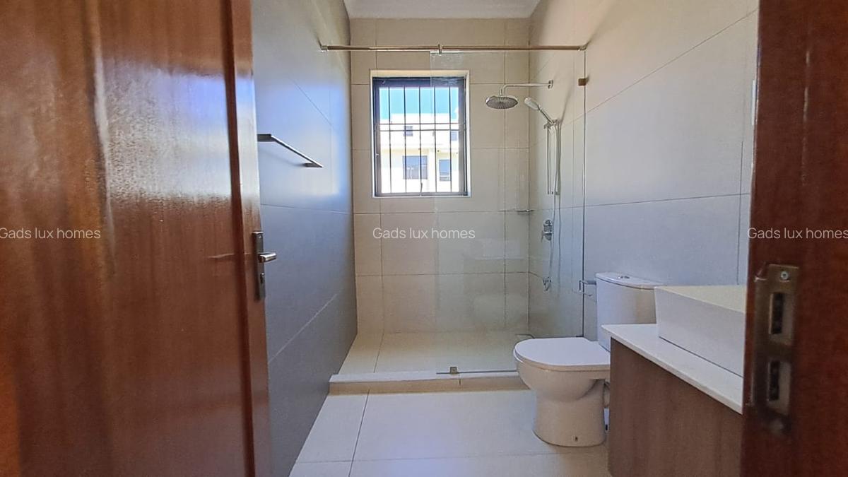 6 Bed Villa with En Suite at Loresho - 9