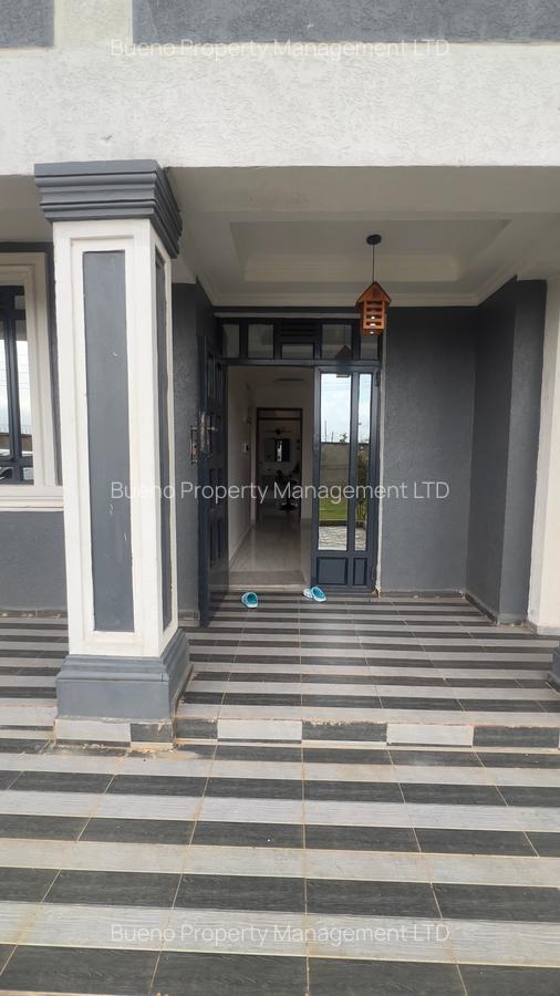 5 Bed House with En Suite at Croton Ridge - 6