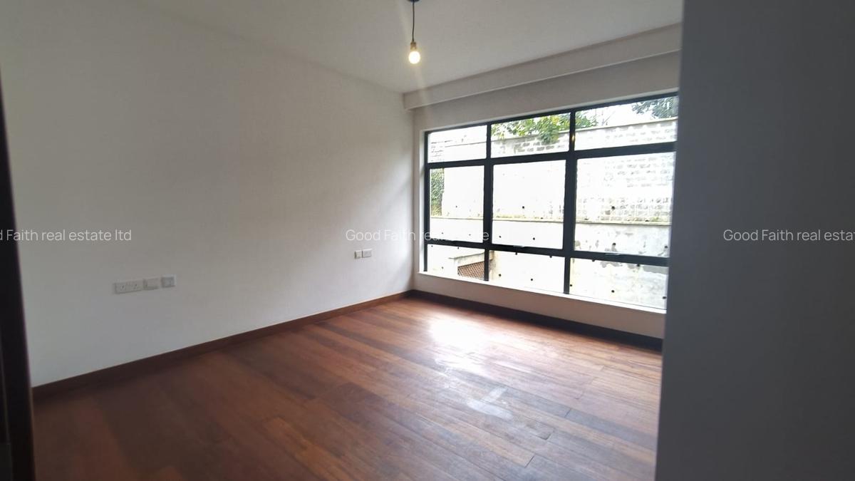 4 Bed House with En Suite at Two Rivers - 7