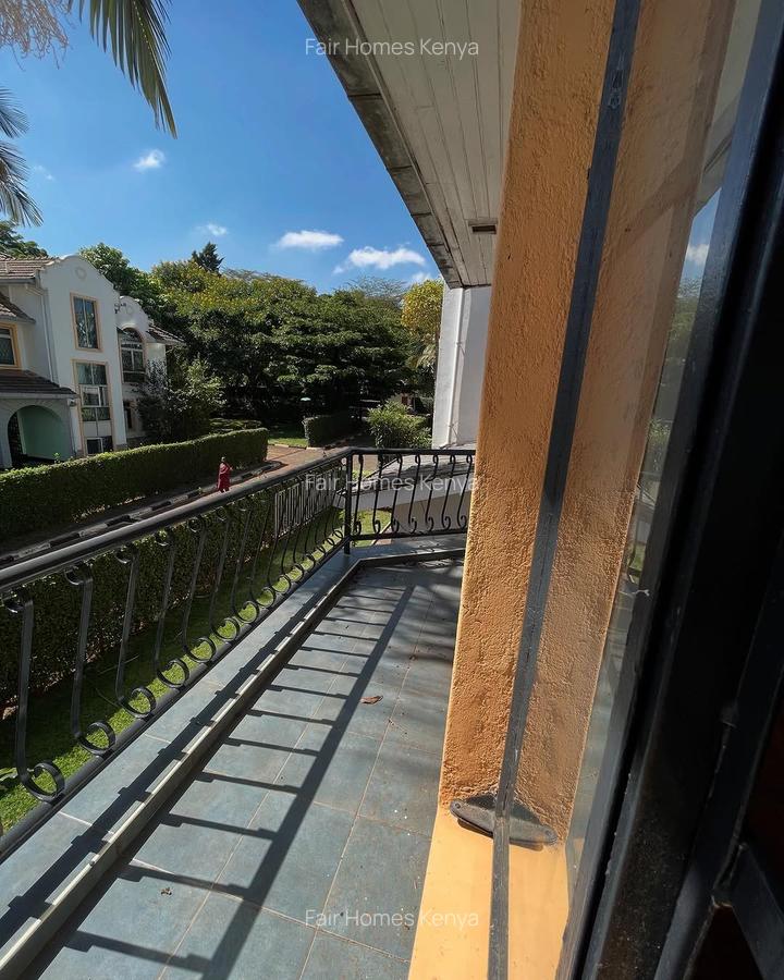 4 Bed Townhouse with En Suite at Lavington Mall - 16