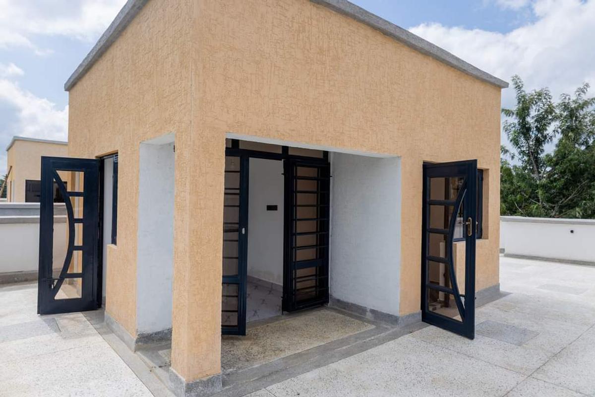 4 Bed House with En Suite at Rimpa - 8