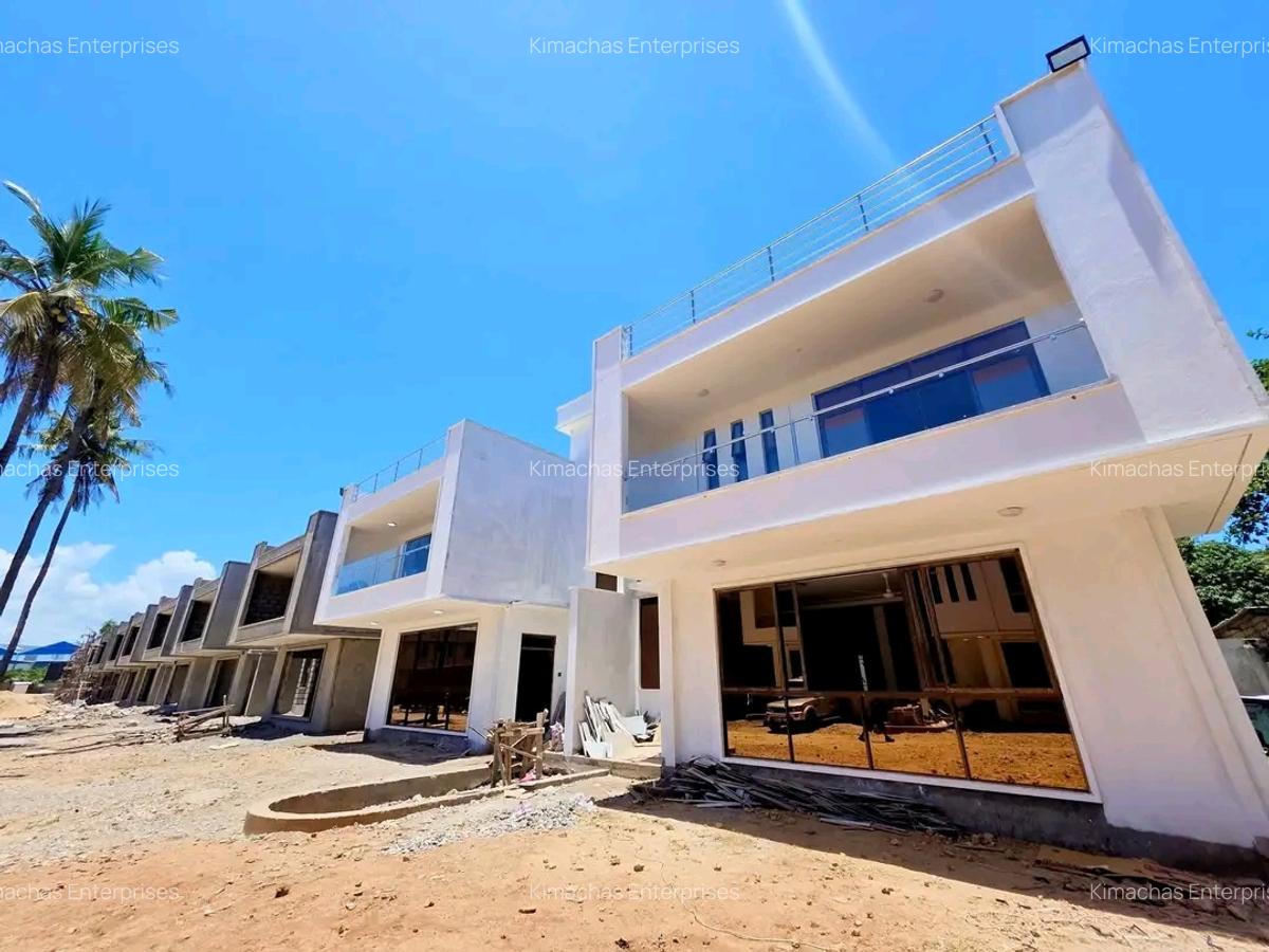 3 Bed Townhouse with En Suite at Kanamai Mtwapa - 7
