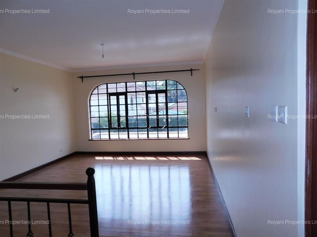 4 Bed House with En Suite at Fivestar Meadows - 11