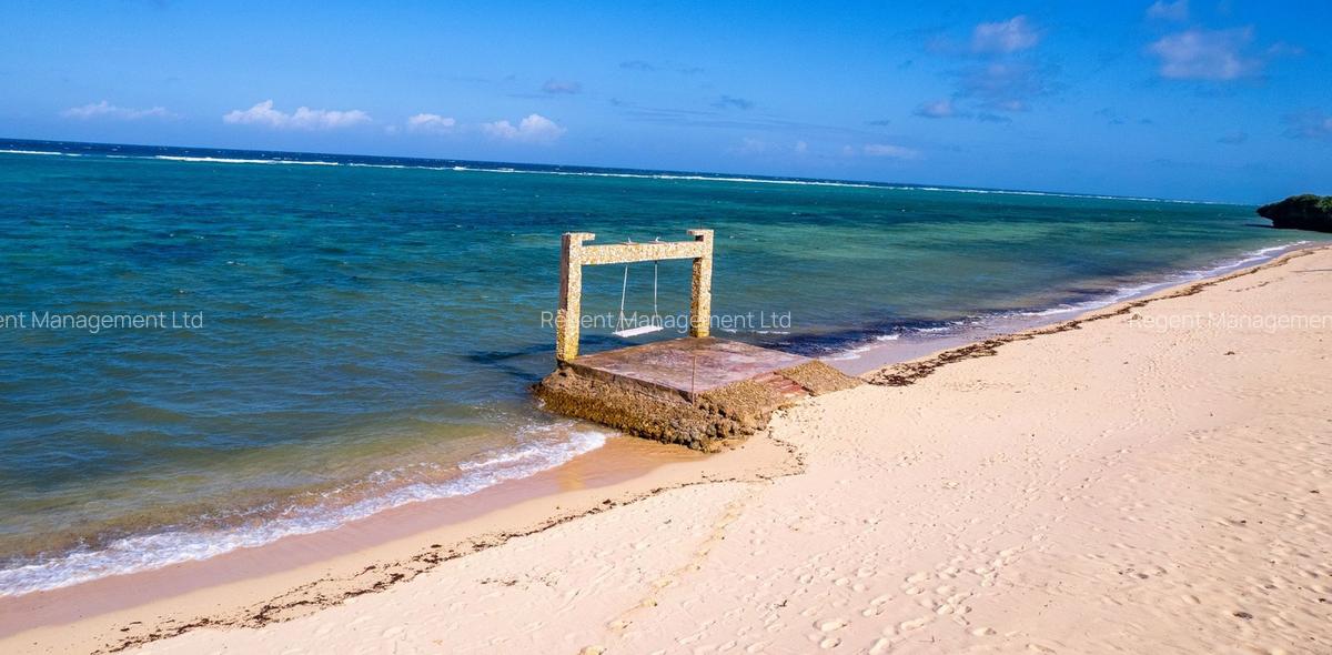 1 Bed Apartment with En Suite at Sandy Shores - 13