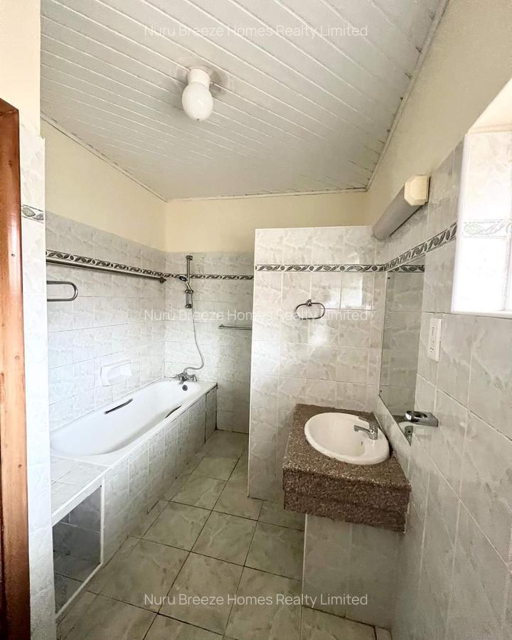 4 Bed Townhouse with En Suite in Lavington - 7