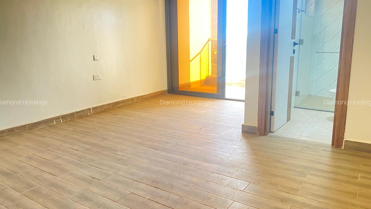 5 Bed Apartment with En Suite at Parklands - 7
