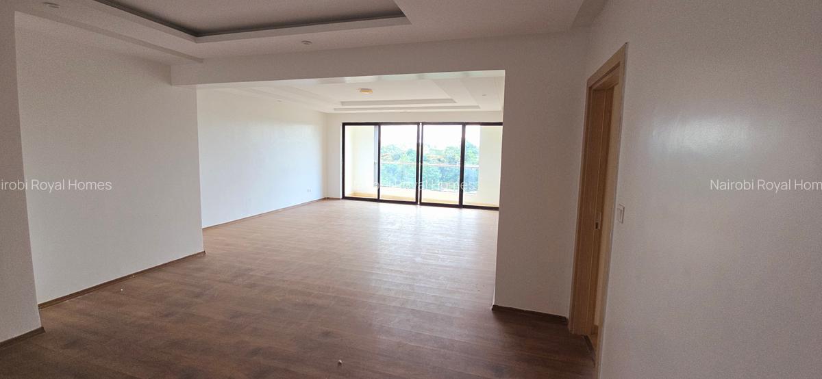 3 Bed Apartment with En Suite at Parklands - 10