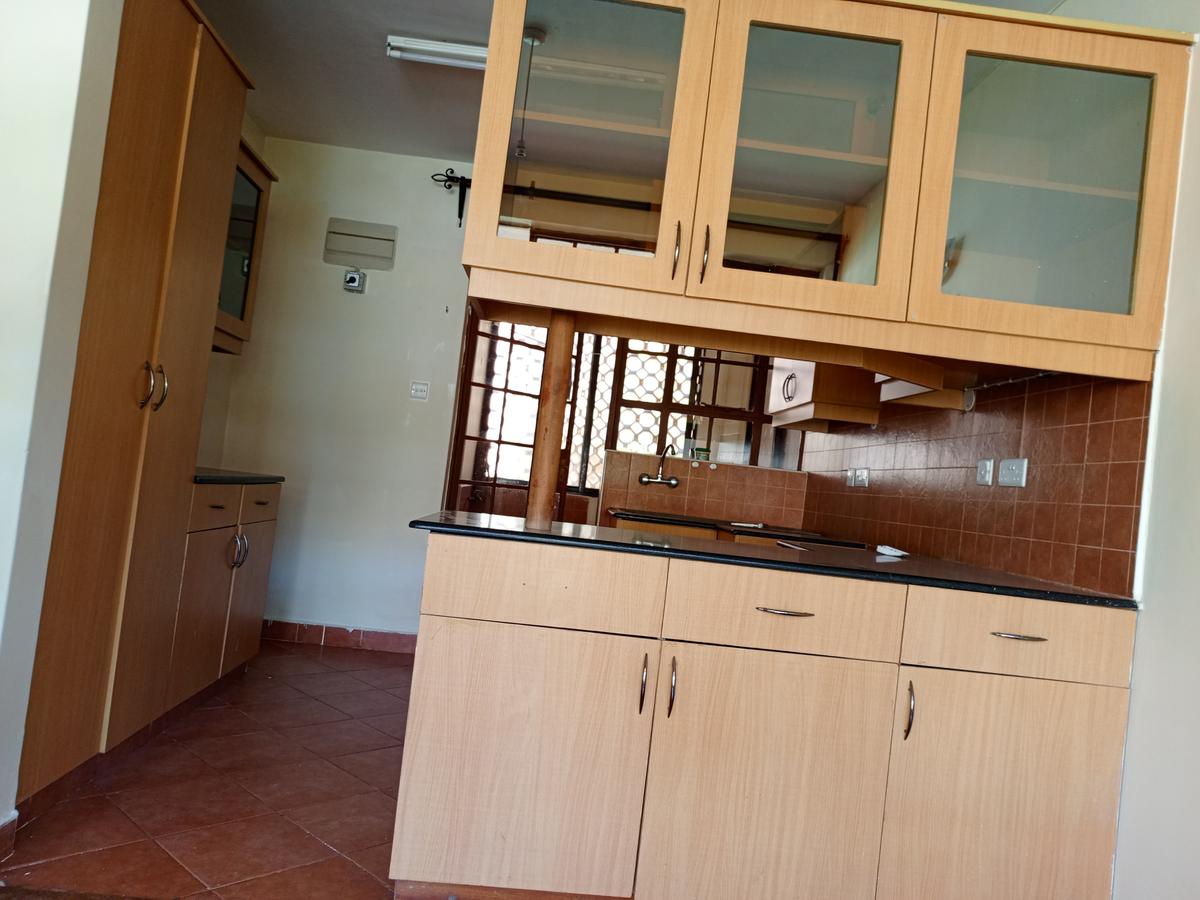 2 Bed Apartment with En Suite in Rhapta Road - 2