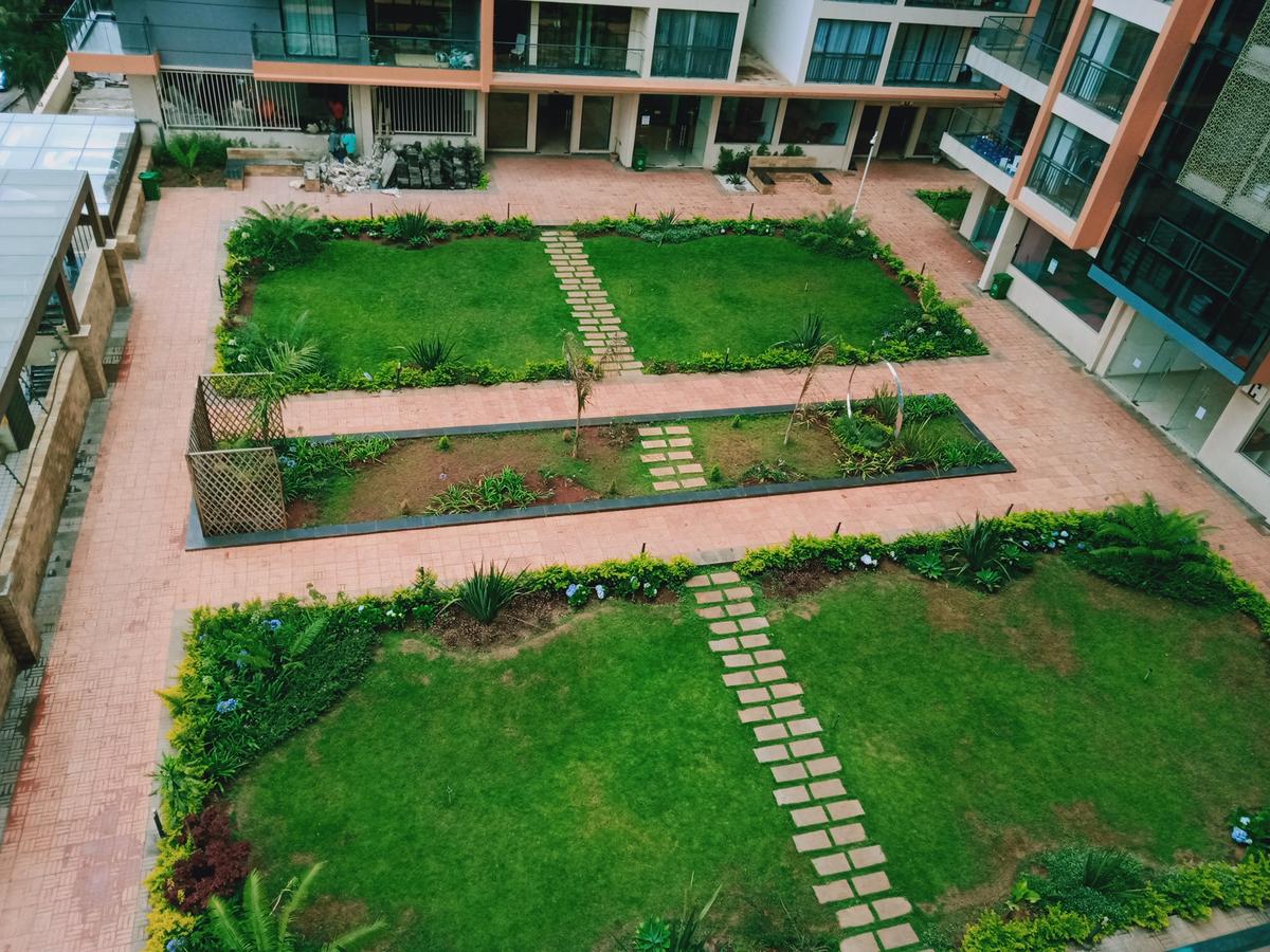 3 Bed Apartment with En Suite at Lavington - 11