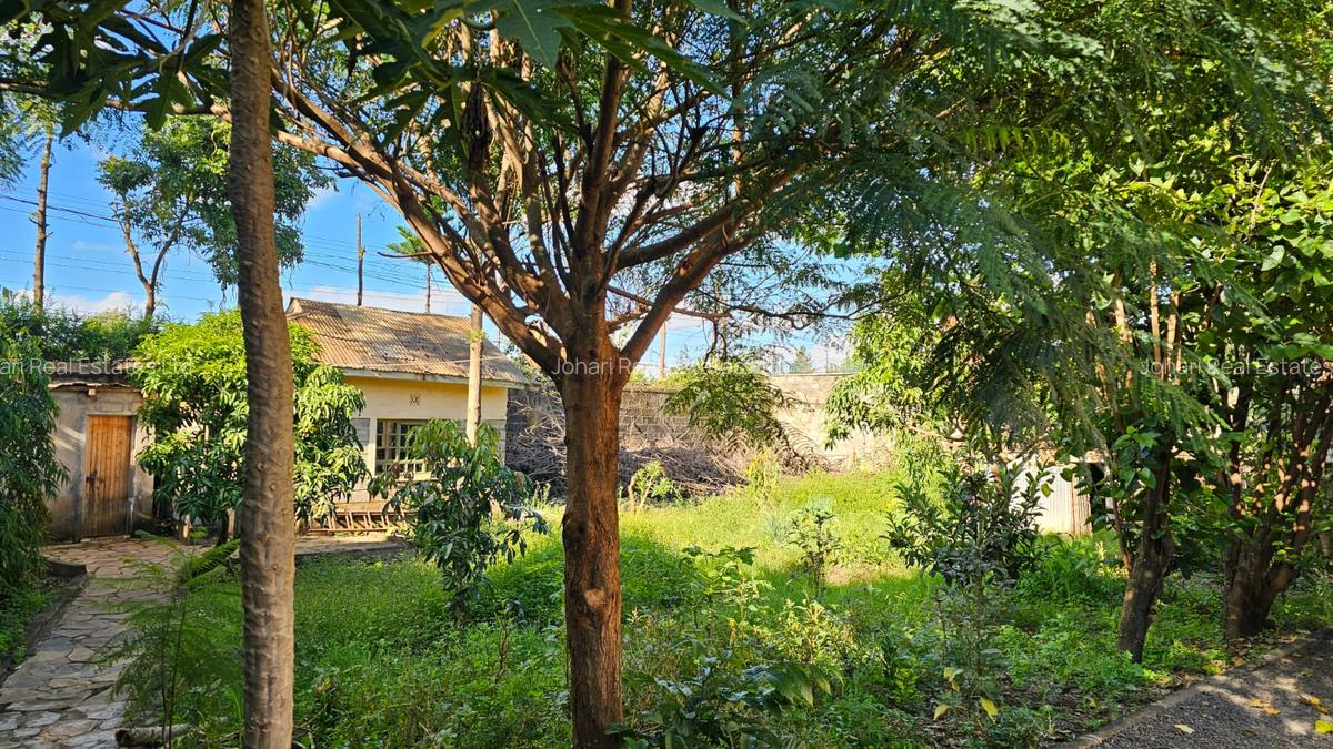 5 Bed House with En Suite in Membley - 11