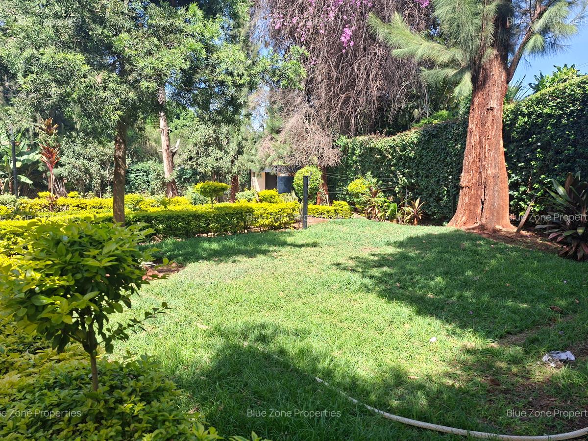 4 Bed House with En Suite at Off Redhill Dr - 2