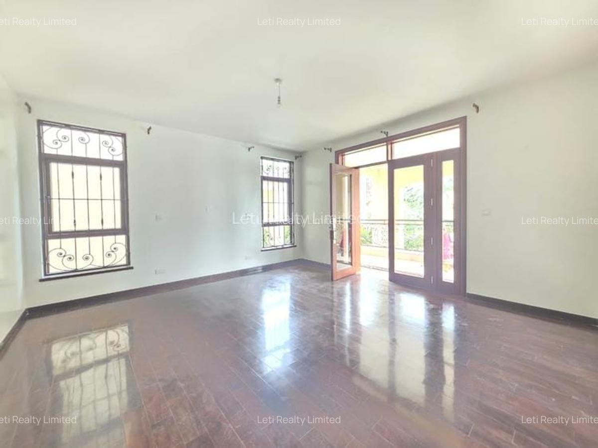 6 Bed Townhouse with En Suite in Lavington - 5