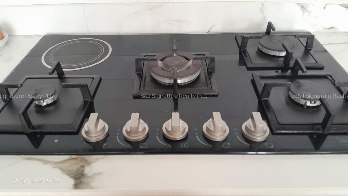 4 Bed Apartment with En Suite in Westlands Area - 12