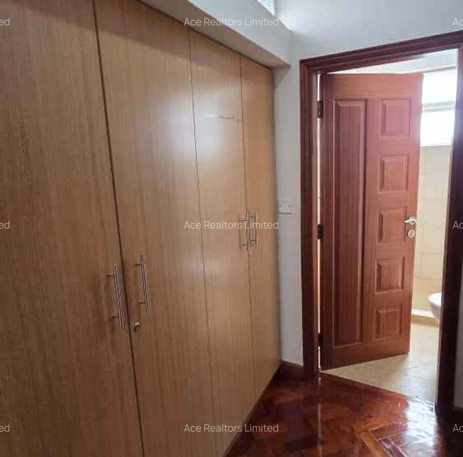 3 Bed Apartment with En Suite at Parklands - 14