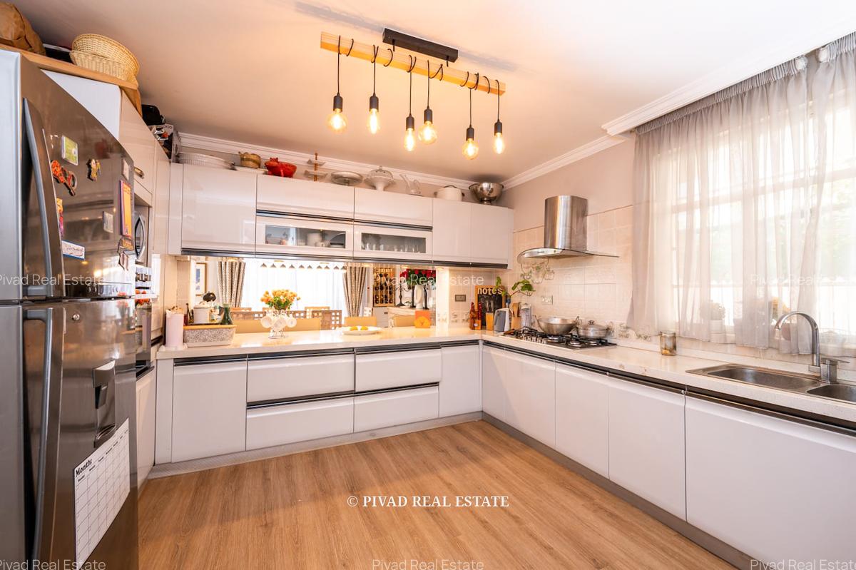 4 Bed Townhouse with Swimming Pool in Runda - 7