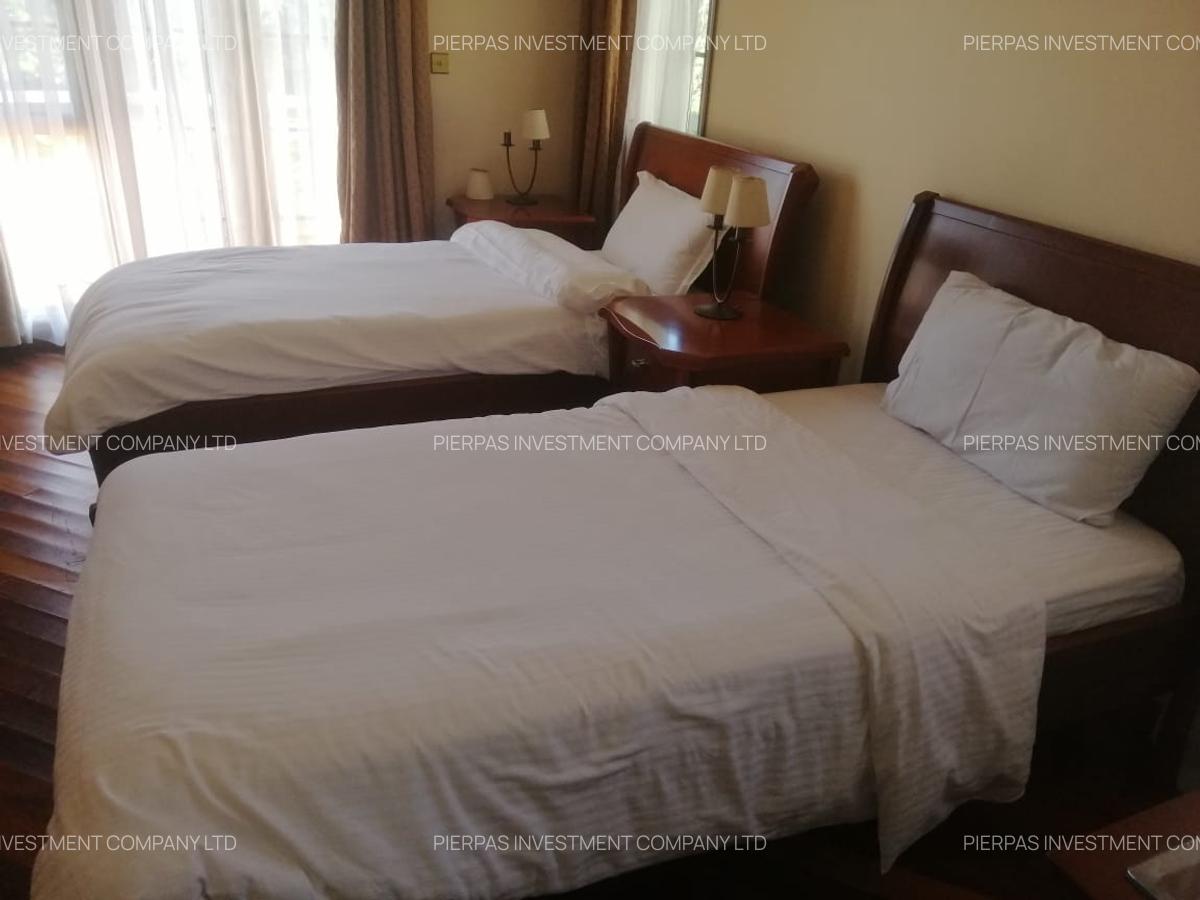 3 Bed Townhouse with En Suite in Ridgeways - 10