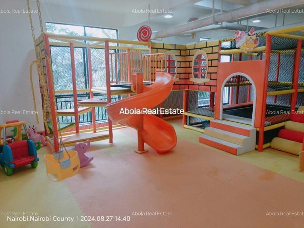 2 Bed Apartment with En Suite in Riverside - 12