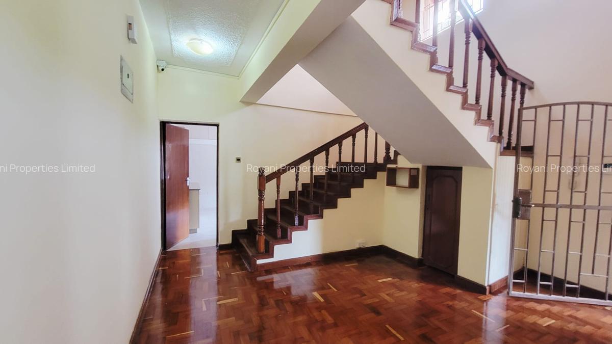 5 Bed House with En Suite in Rosslyn - 6